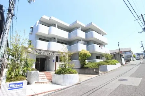 メゾン・ド・エミナンス【3階】の外観