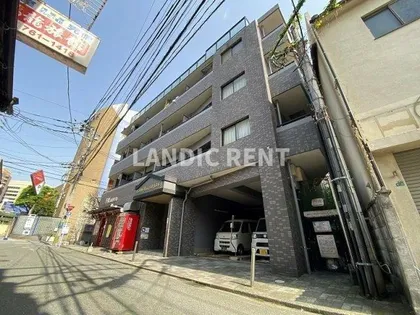 リヴァーオンステイツ【3階】の外観