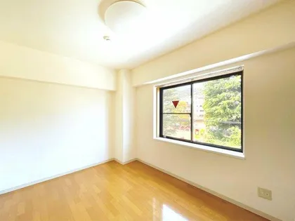 ラ・セーヌ本山【3階】の居間