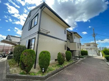 クレールタウンB棟【1階】の外観