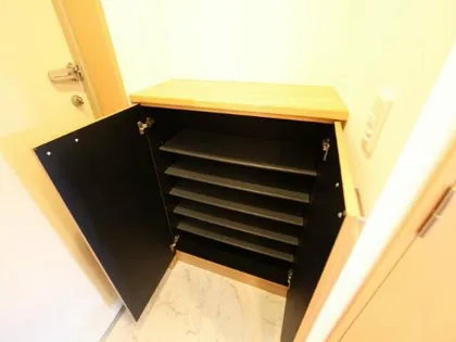 ベルファース川原通【5階】の玄関