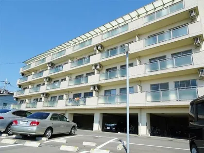 ジュネス別府【3階】の外観