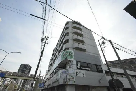 XーOVER21覚王山の画像