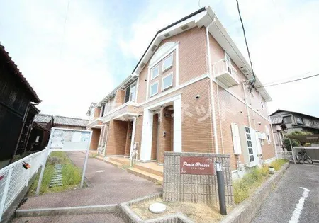 ポルト・プレッソ【2階】の外観