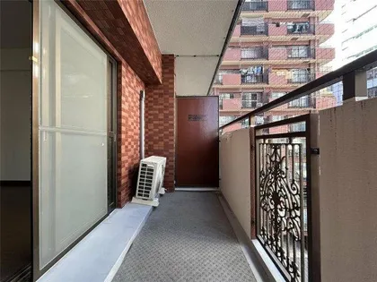 ロマネスク西公園第5【5階】の内装