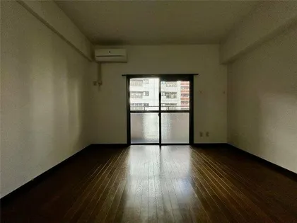 ロマネスク西公園第5【5階】の内装