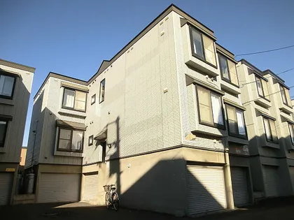 ラ・セーヌ月寒【3階】の外観