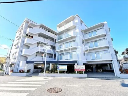 キャッスルコート安室【5階】の外観