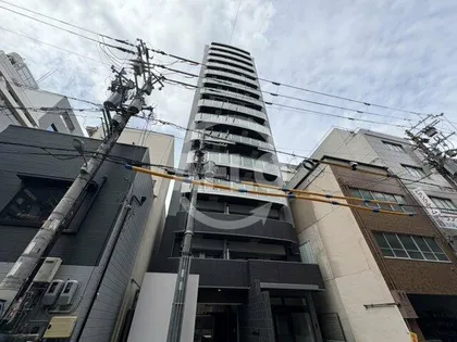 コンフォリア・リヴ大阪本町【13階】の外観