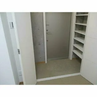 美Silent motoyama【-1階】の玄関