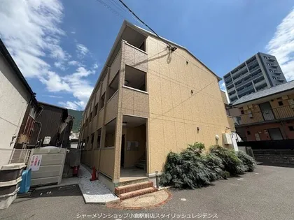 ドゥ リヴェール【2階】の外観