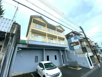 フルハウス【3階】の外観