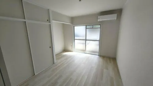 サン別府第2ビル【1階】の居間