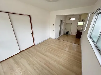 シティベール竹末【107号室】の居間