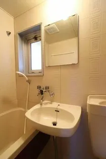 参番館【5階】の内装