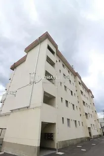 グリーンマンション【5階】の外観