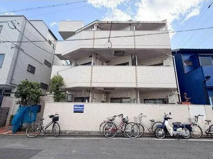 メゾン・ド・ペルミ【1階】の外観