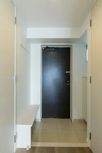 エンクレスト空港通り【801号室】の玄関