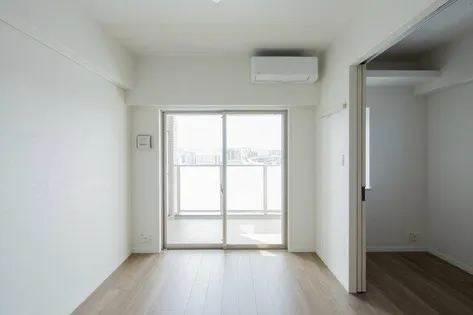 エンクレスト空港通り【801号室】の居間