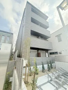 シーエムアンウエストの画像