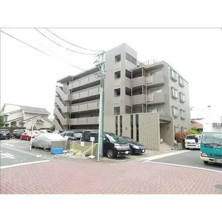 ラトゥール一社の画像