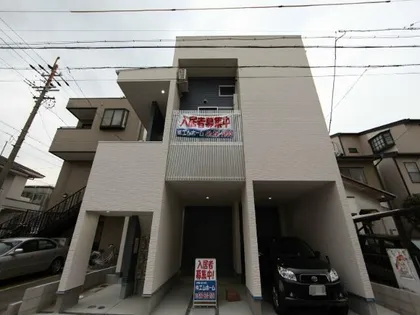 サウザンドサニーヒルズ八田【2階】の外観