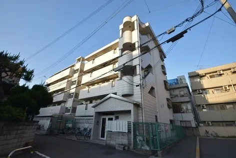 アロウンキャッスル【2階】の外観