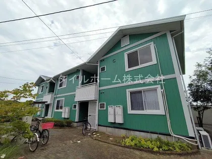 ヴィラージュルピナC棟【2階】の外観