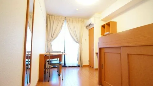 レオパレスシャルマンルミエール【1階】の居間