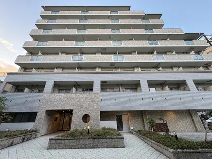 ドルチェ・ヴィータ【2階】の外観