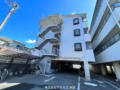 コーポフェルメール【4階】の外観