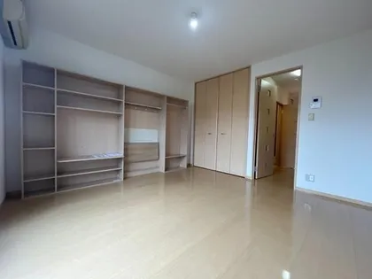 ヴェルドミールⅠ【103号室】の居間