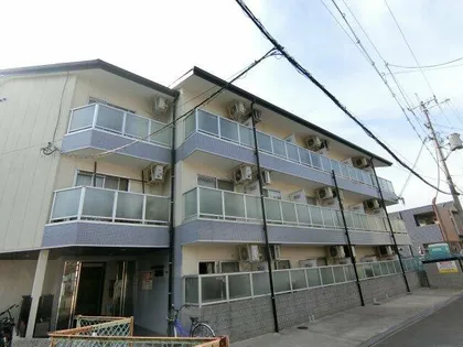 アメニティハウス【3階】の外観