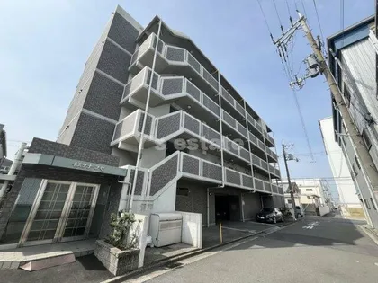 イスタナ・フセ【3階】の外観