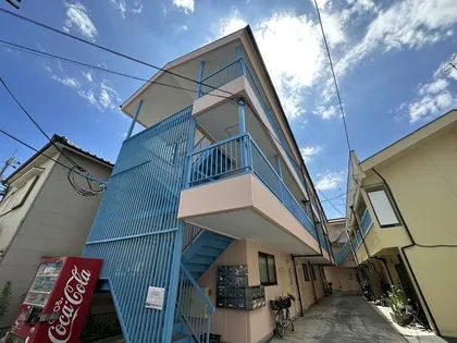 明輝春日マンション【302号室】の外観