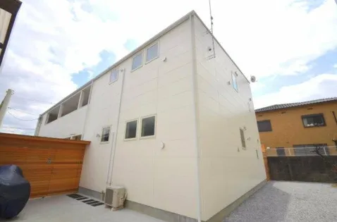 シロエアパートの画像