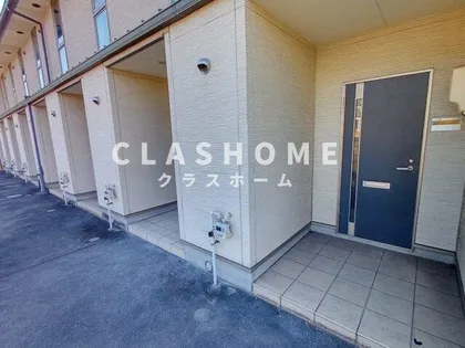 ルナセードル【102号室】の玄関