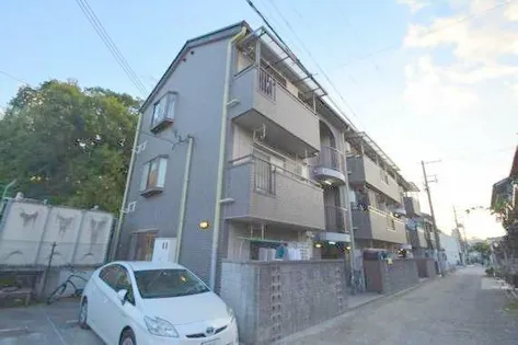 カトルセゾン【2階】の外観