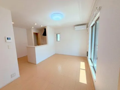 セレスコート花園【2階】の居間