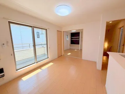 セレスコート花園【2階】の居間