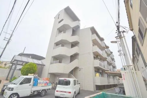 メゾンド中新開【1階】の外観