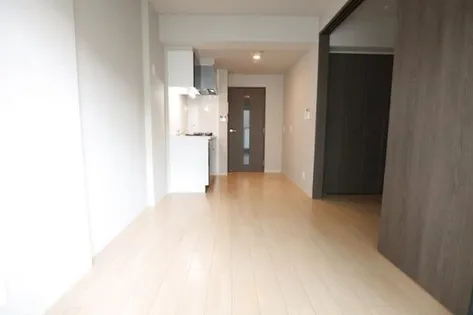 SDグランツ三宮イーストフロント【10階】の居間