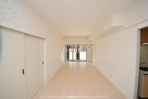 MDIロイヤルレジデンス大手町【2階】の居間