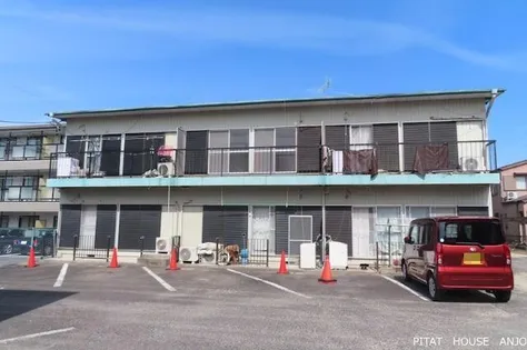 ハイツグリーンヒルA・B【2階】の外観