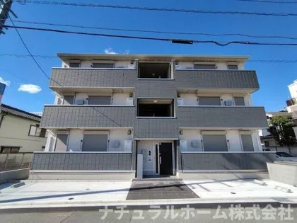 ファミール駅西【2階】の外観