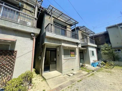 大阪府羽曳野市島泉9丁目【一戸建】の外観