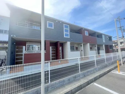 ジャイオス【1階】の外観