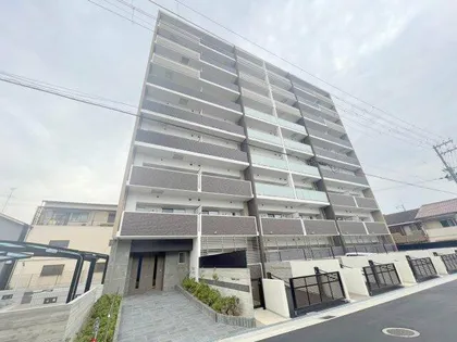 カウニスラトヴァ【2階】の外観