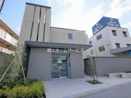 Parvis Flora Tsurumi【3階】の外観