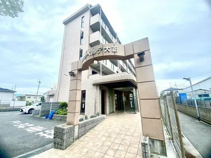 カサベルデ大正【3階】の外観